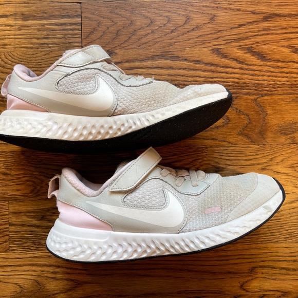 Nike Gray/Pink Sneakers with Velcro Closure Size 3 - Picture 6 of 14